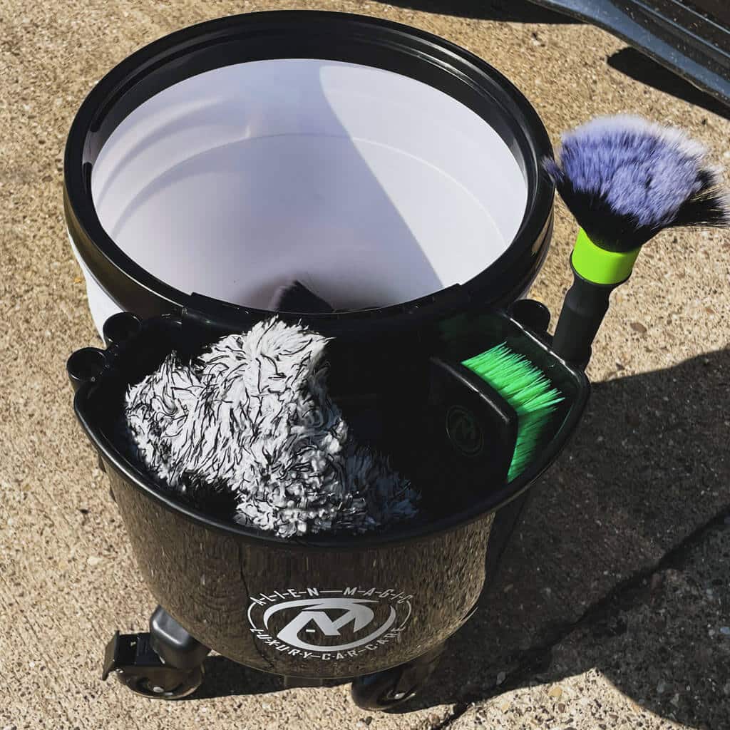 Alien Magic Bucket Buddy