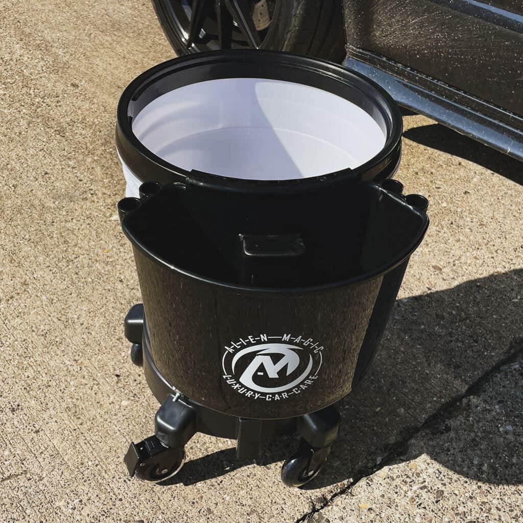Alien Magic Bucket Buddy