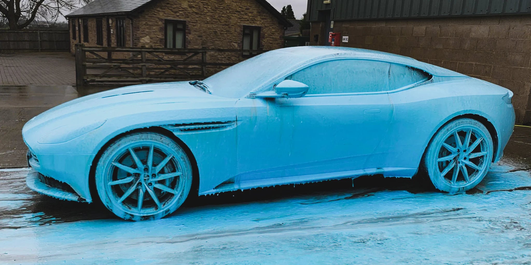 Blu | Blue Snow Foam Removes traffic film, dirt, road debris and salt with ease