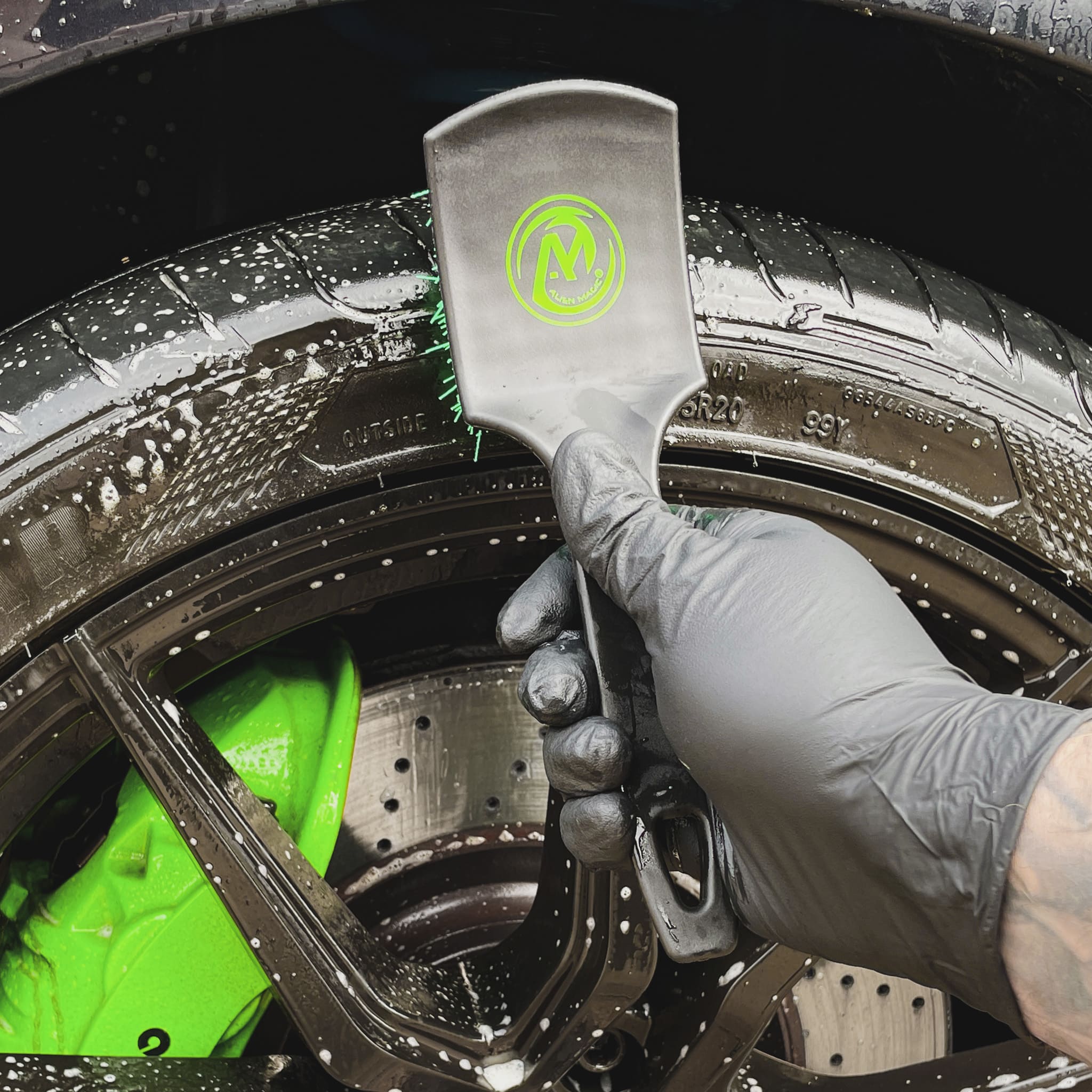 Tyre Cleaning Brush